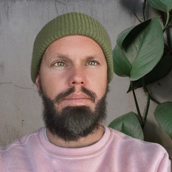 Meet your Posher, Robin - Picture 6 of 7